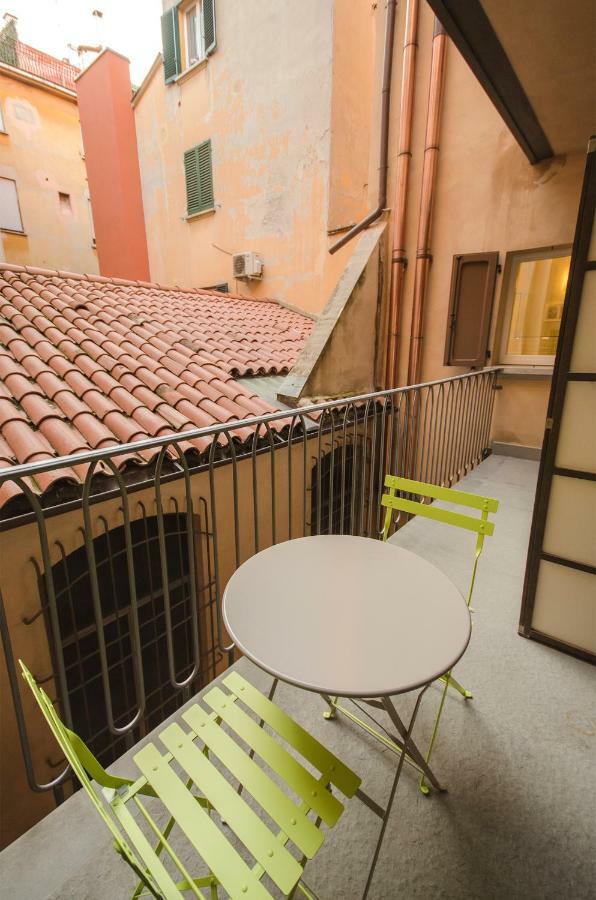 Azeglio Apartment, A Due Passi Da Piazza Maggiore Болонья Экстерьер фото